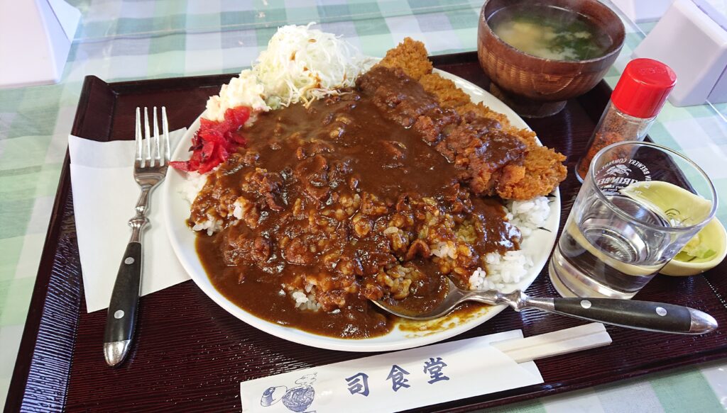 司食堂 カツカレー